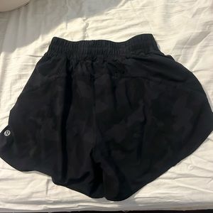 Lululemon camo shorts size 4 LONG